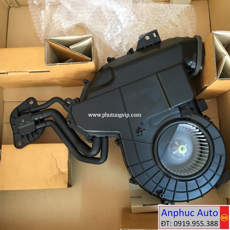 hop-quat-dan-lanh-Fortuner-2015-OEM-88500-0K090.jpg